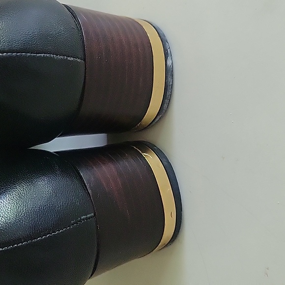 Shoes - Picture 5 of 7